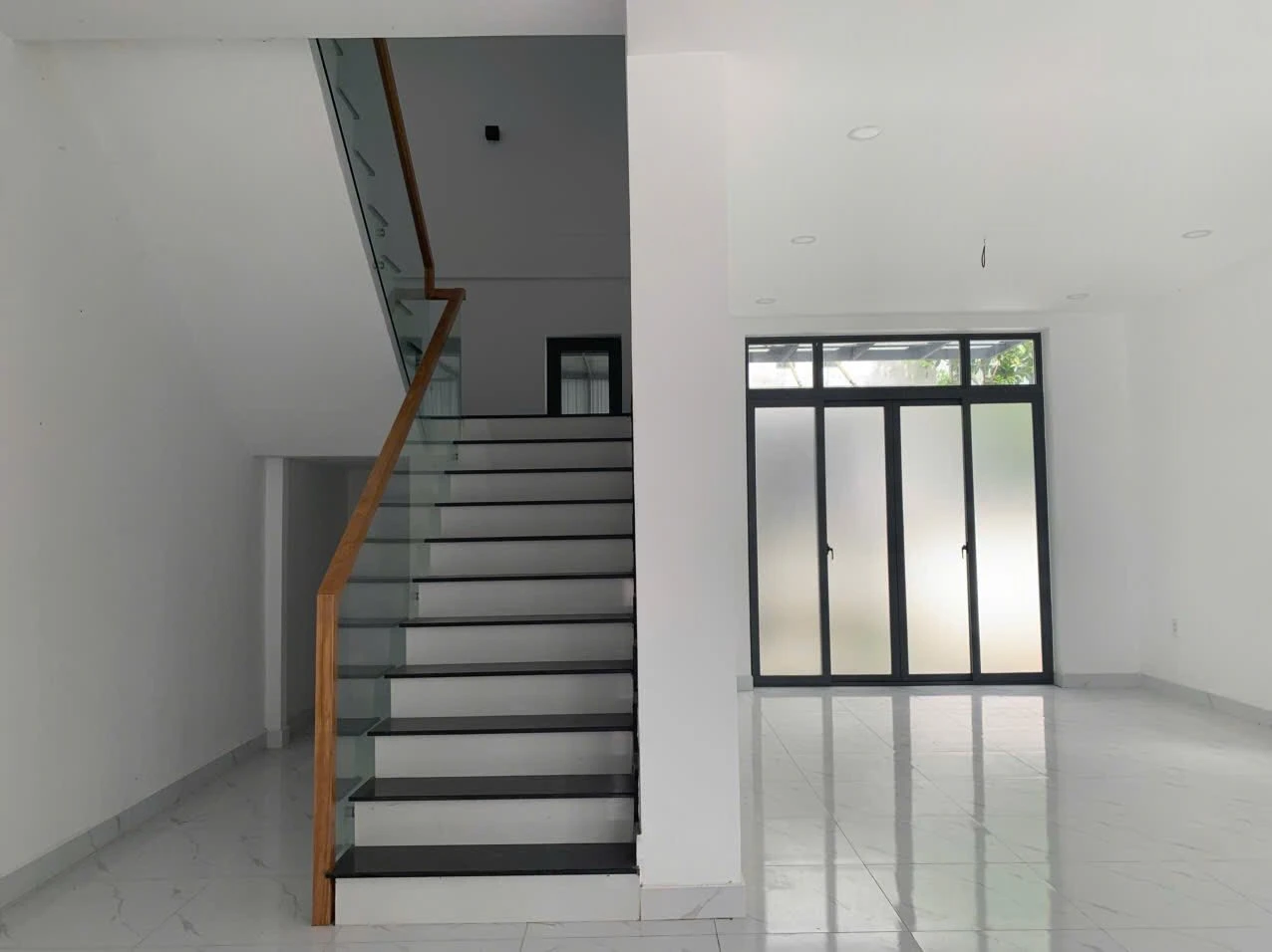 Ho thuê biệt thự song lập đông tăng long quận 9 hcm