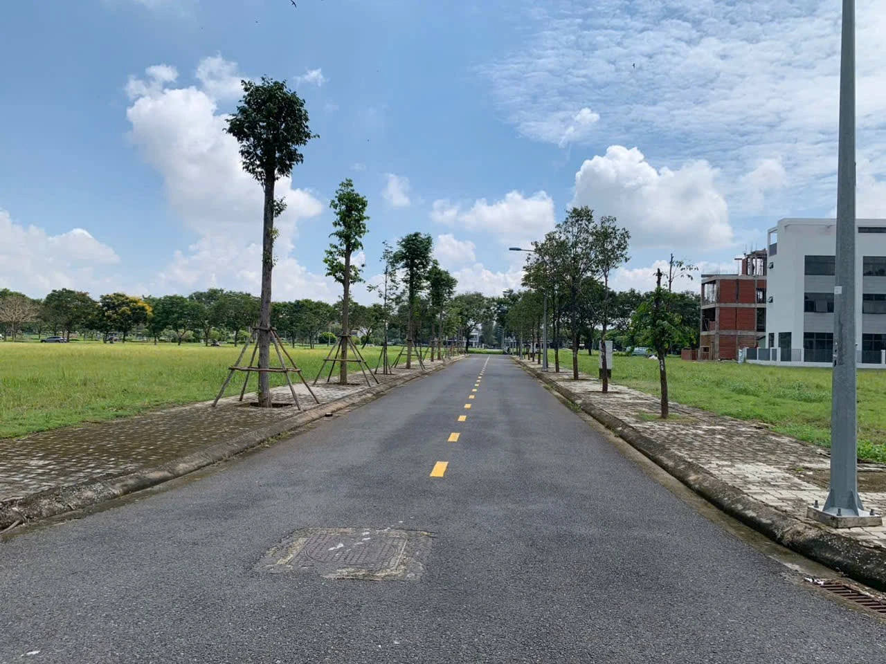 🔥 BÁN ĐẤT ĐẸP ĐÔNG TĂNG LONG, TRỤC SỐ 16 THÔNG HỒ, NGANG 8M, GIÁ SỐC 10,8 TỶ