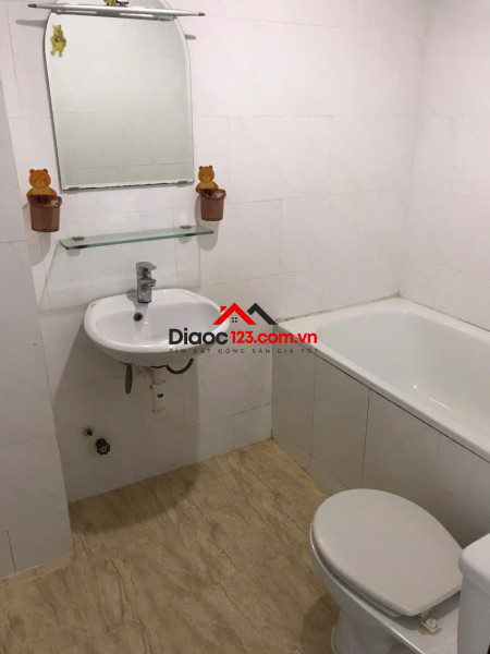 Bán nhà riêng hẻm xe hơi, nhà mới 1 trệt 4 lầu, 3PN, 3WC, Đường Nguyễn Đình Chiểu, Quận 3, TP HCM