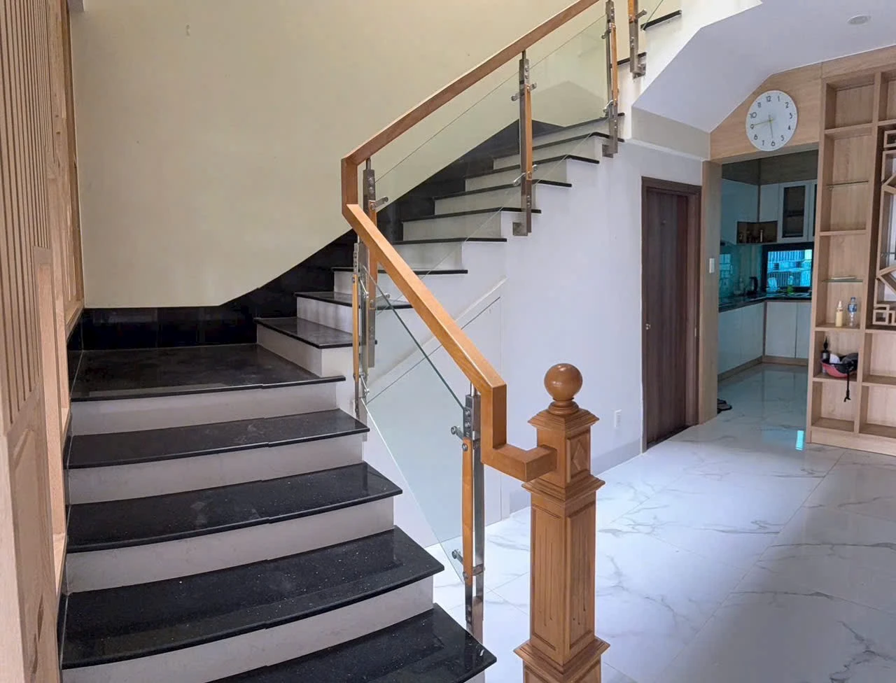 Bán Nhà Phố Đông Tăng Long Hưng Lộc DT 5x20 Nhà 3 Lầu Hoàn Thiện Nội Thất