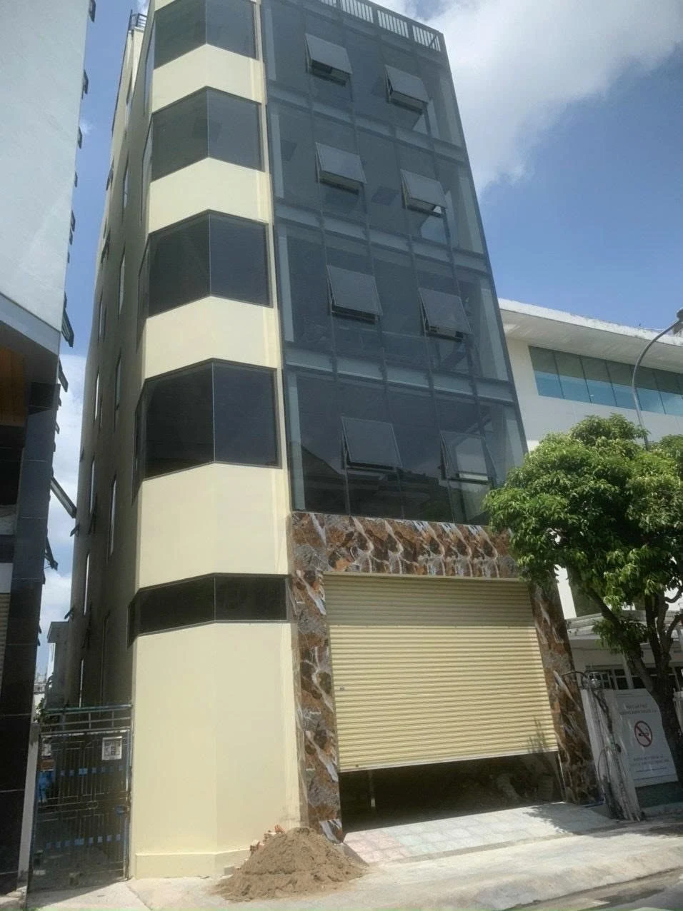 Bán nhà 57 - 57A - 55/2 Hồ Hảo Hớn, Phường Cầu Ông Lãnh, Hồ Chí Minh giá 115 tỷ