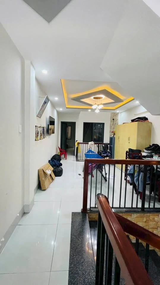 Bán Nhà Mặt Tiền Quy Nhơn Đường Nguyễn Công Trứ 4 Lầu, 1 Lửng