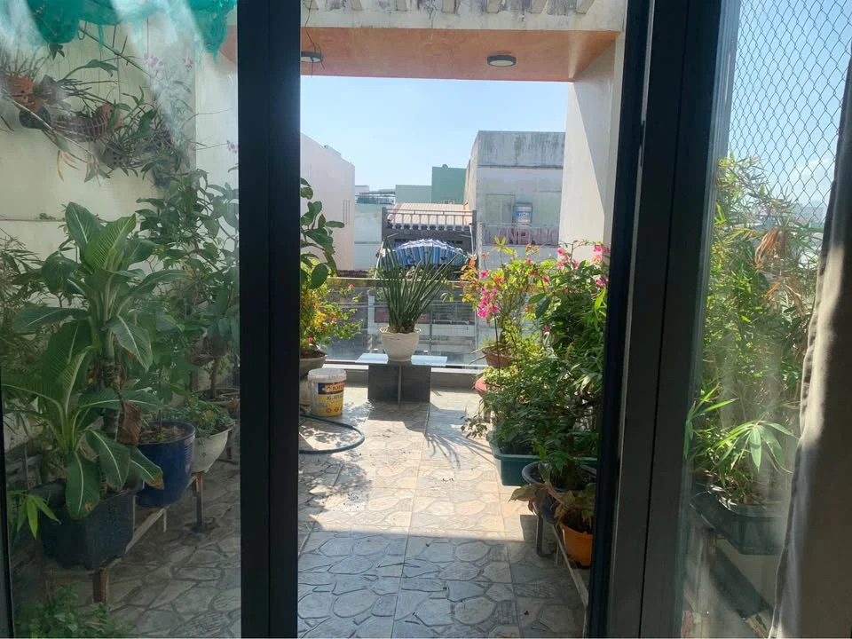 Bán Nhà Mặt Tiền Quy Nhơn Đường Nguyễn Công Trứ 4 Lầu, 1 Lửng