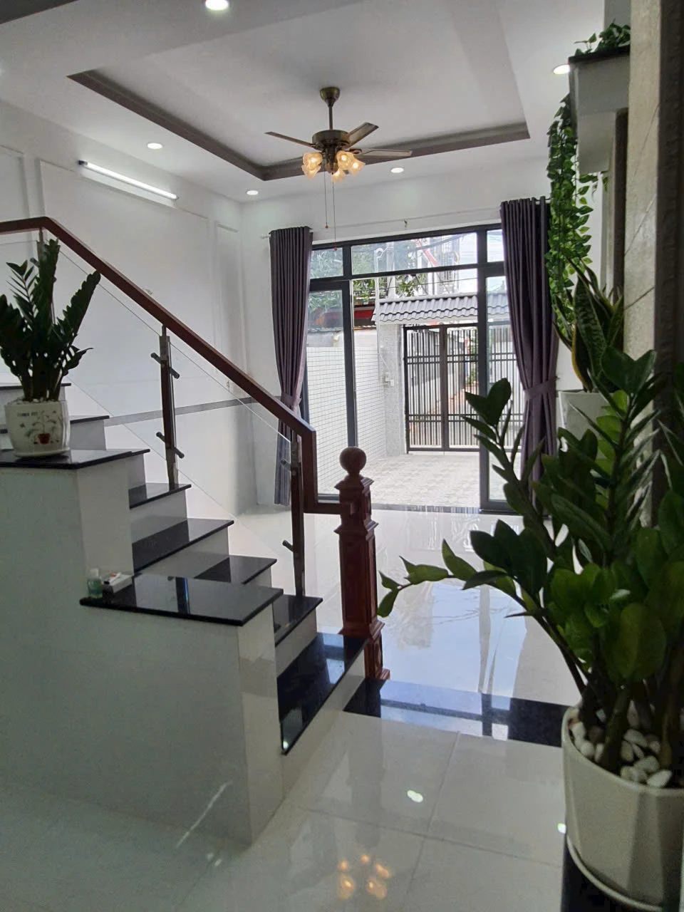 Cho thuê nhà nguyên căng đường số 10 linh xuân thủ đức LH 0909428959.