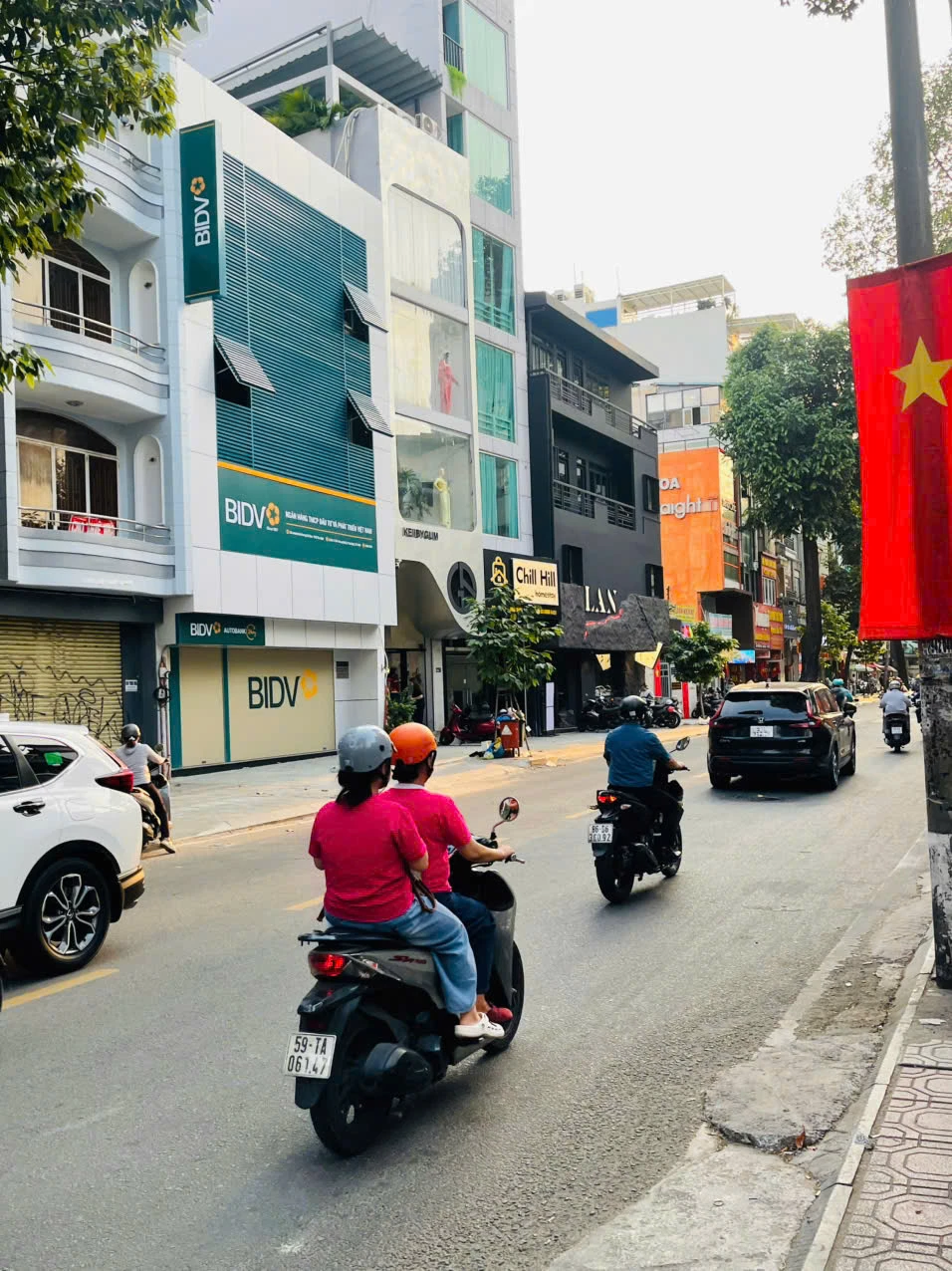 Bán nhà mặt tiền 219 Đường Trần Quang Khải, Phường Tân Định, Hồ Chí Minh giá 36 tỷ