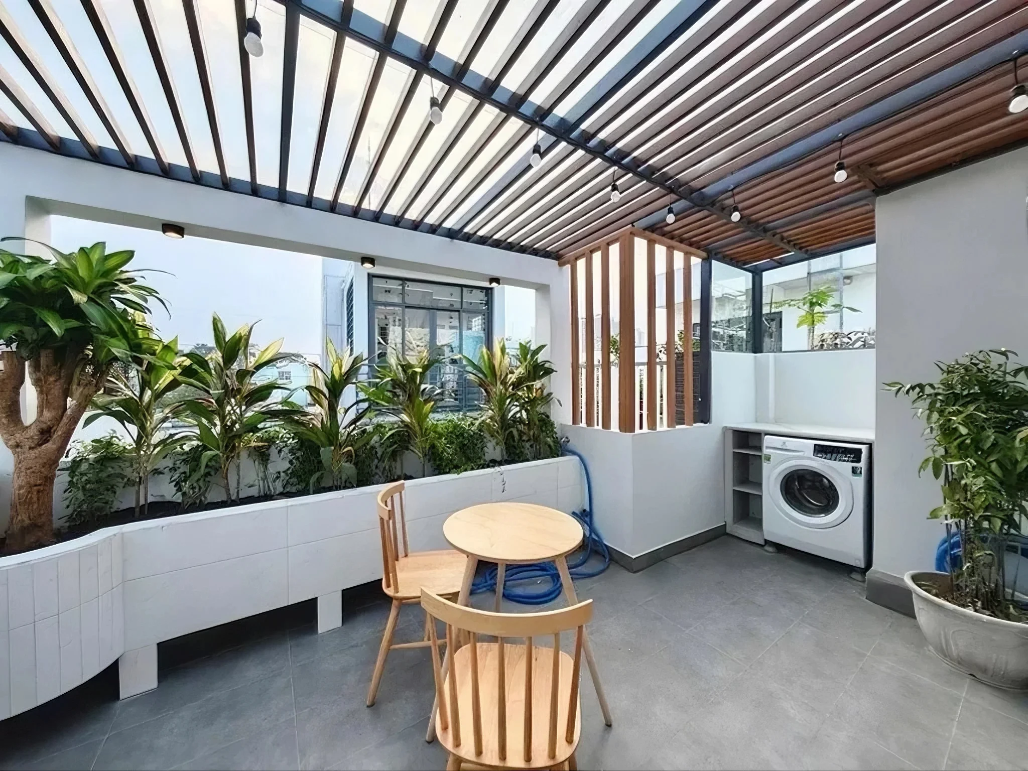 BÁN CĂN NHÀ 5 TẦNG MỚI, ĐẸP LONG LANH NGAY KHU VIP PHƯỜNG BÀN CỜ, HXH, HƠN 8 TỶ