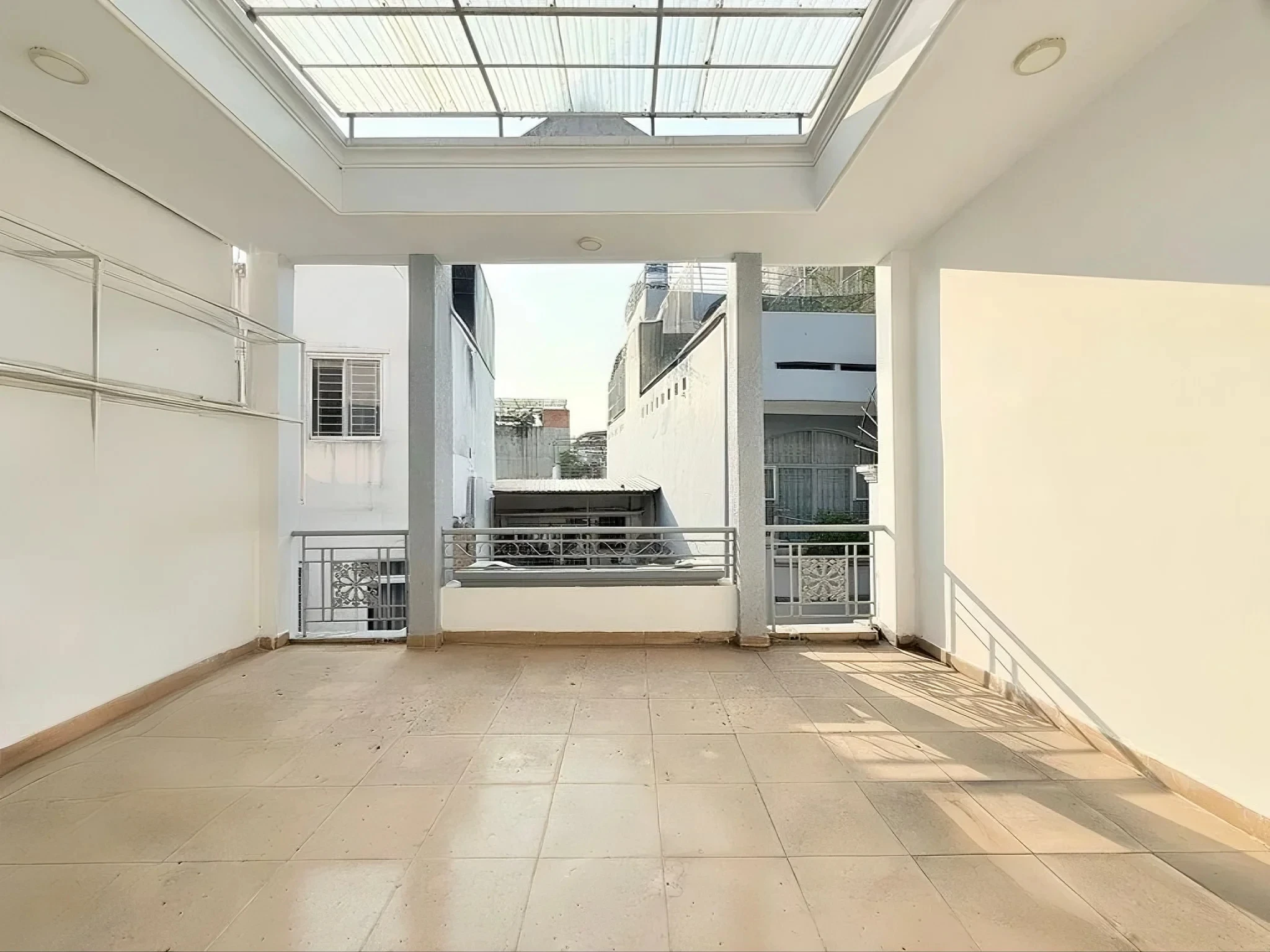 [PHƯỜNG BÀN CỜ – CƯ XÁ ĐÔ THÀNH] NHÀ 5M NGANG – 4 TẦNG – HXH – 9.2 TỶ