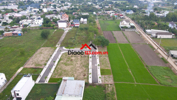 SIÊU PHẨM HOT NHẤT TẠI TÂN PHÚ TRUNG - CỦ CHI , 1 TỶ 400 TRIỆU CHO 100M2 FULL THỔ CƯ , SHR
