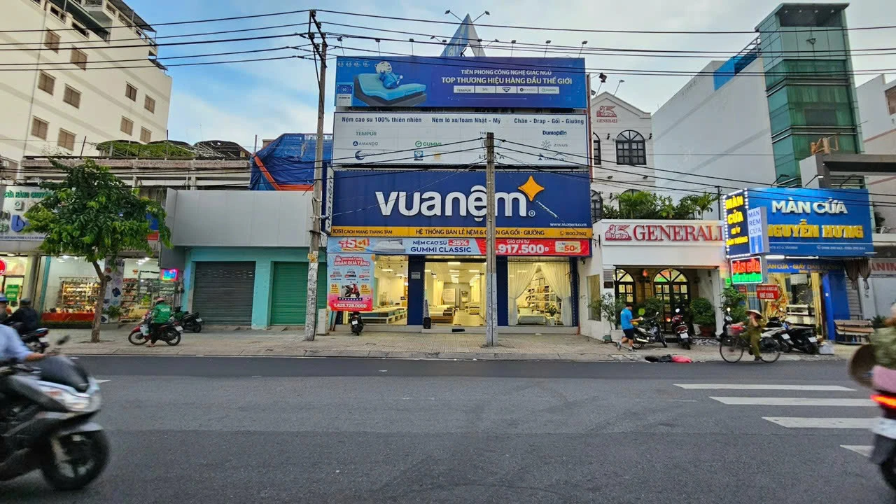 Bán nhà mặt tiền 1051 - 1053 Cách Mạng Tháng Tám, Phường Tân Sơn Nhất, Tp Hồ Chí Minh giá 90 tỷ