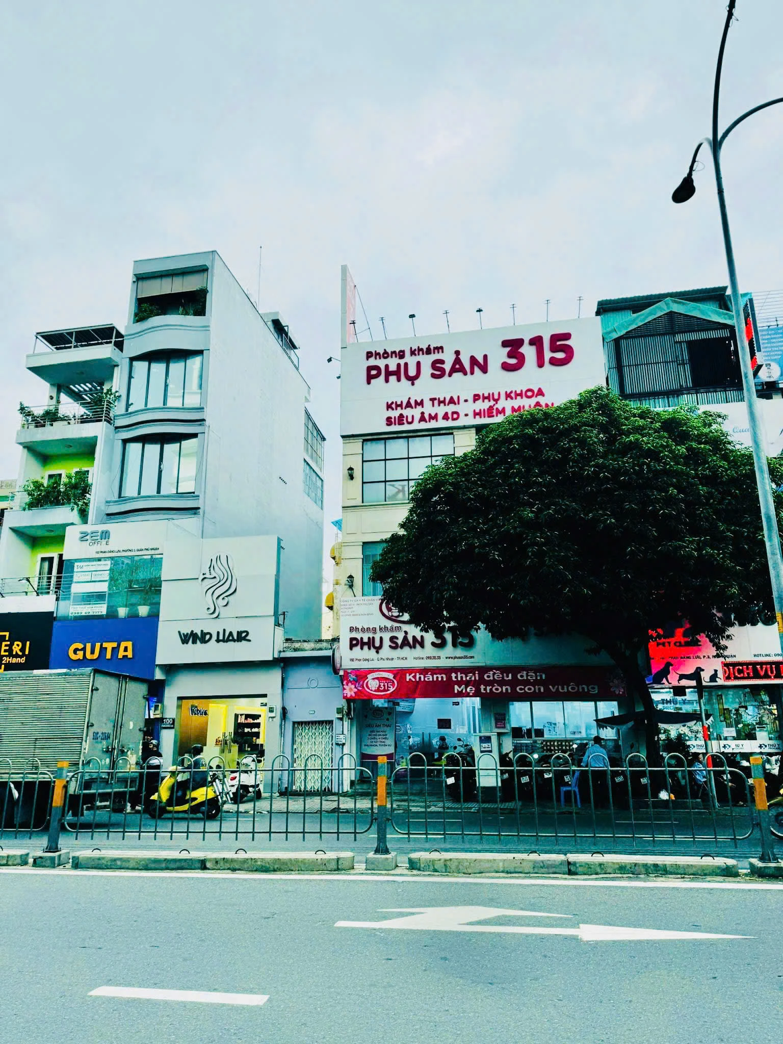 Bán nhà mặt tiền 98D Phan Đăng Lưu, Phường Cầu Kiệu, Tp Hồ Chí Minh giá 28 tỷ