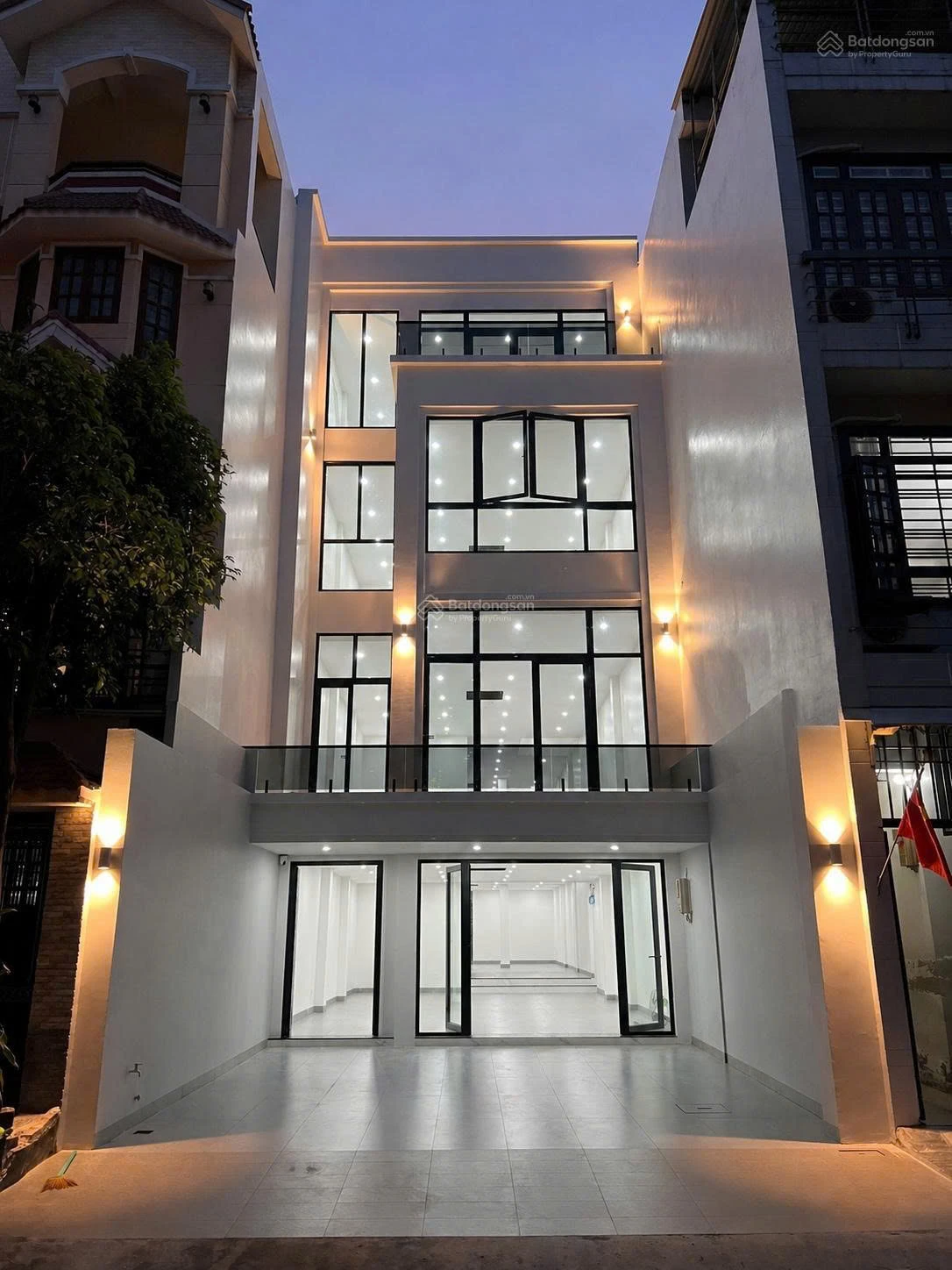 Bán CHDV 24 Nguyễn Bá Tuyển, Phường Bảy Hiền, Tp Hồ Chí Minh giá 55 tỷ