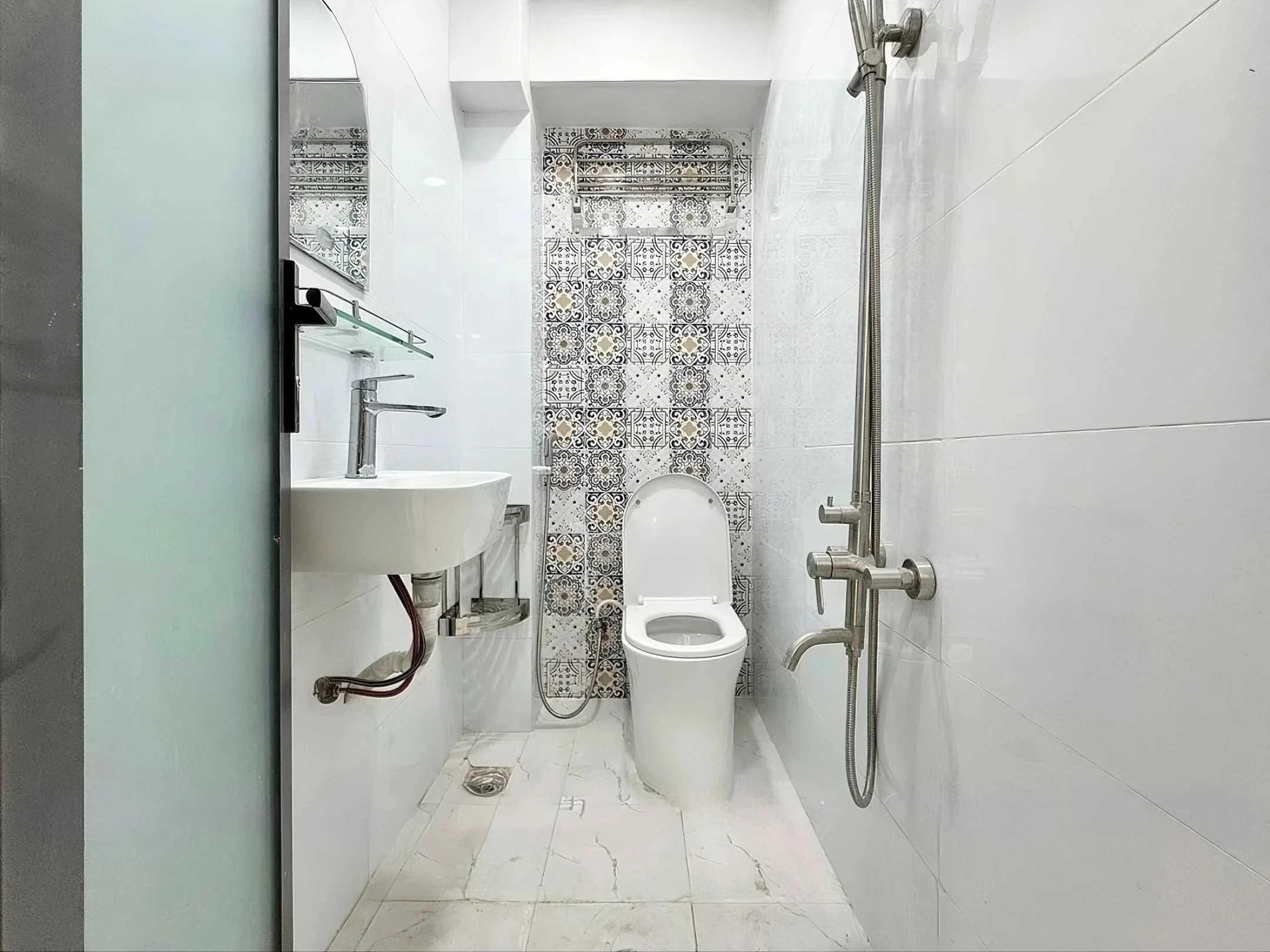 BÁN NHÀ CÓ THANG MÁY ĐƯỜNG CAO THẮNG QUẬN 3 – HẺM 8M – DÒNG TIỀN CAO
