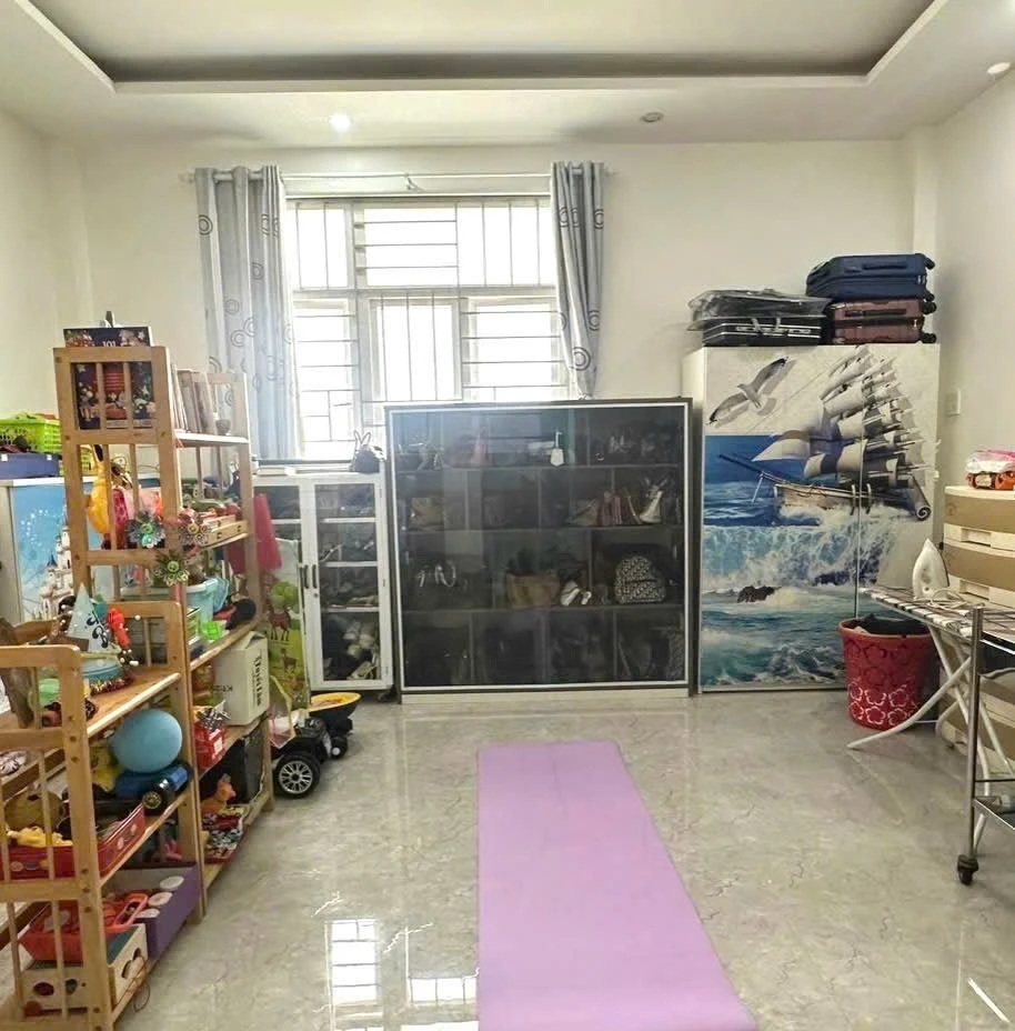 Bán Nhà Phố Quy Nhơn Mặt Tiền Đường Hoàng Văn Thụ, 4 Tàng Kiên Cô