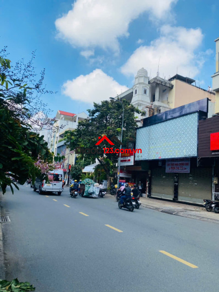 Bán nhà 4 Lầu mặt tiền Đường Nguyễn Đình Chiểu, Phường 1, Quận 3, TP HCM