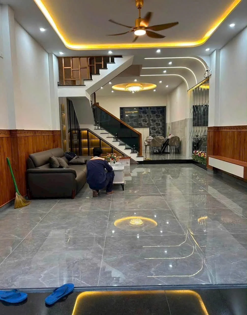 SIÊU PHẨM NHÀ VIP MẶT TIỀN ĐƯỜNG KHU GARA QUYỀN – P. QUY NHƠN NAM