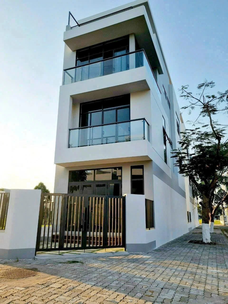 Bán nhà Khu Đô Thị Đông Tăng Long tại Phường Long Phước, Tp Hồ Chí Minh giá 9 tỷ  700 triệu