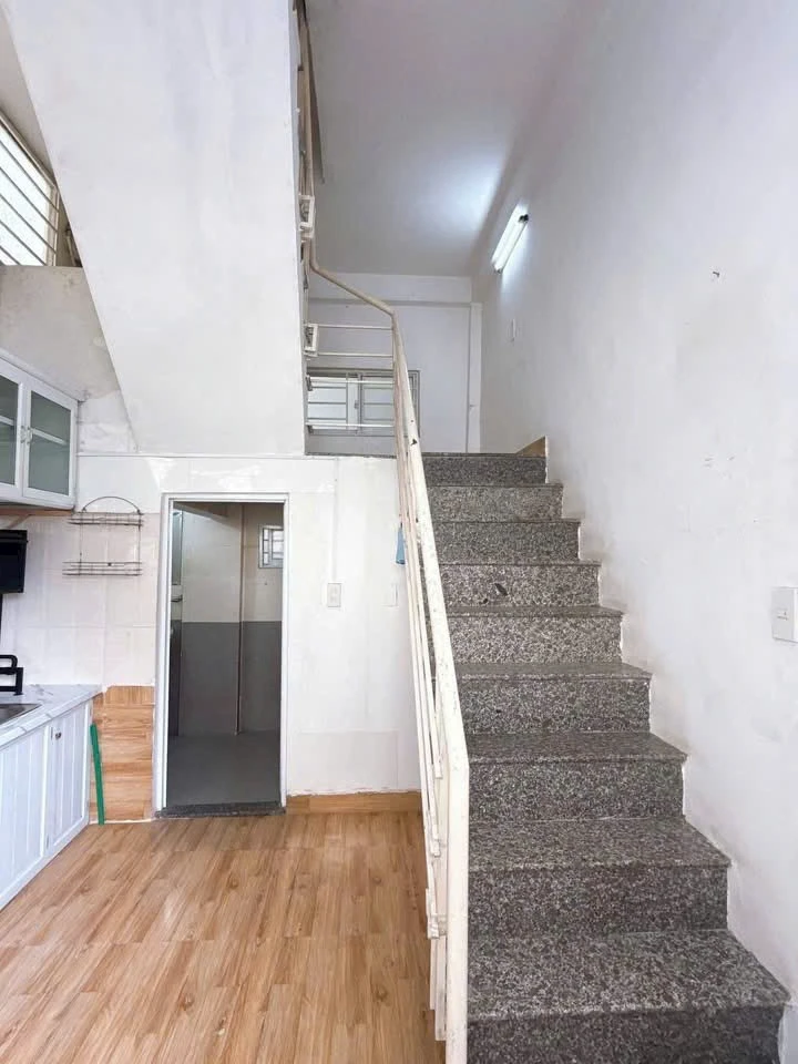 Bán nhà 2 Tầng Chế Lan Viên, Phường Thuận Hóa, Huế giá 2 tỷ  350 triệu