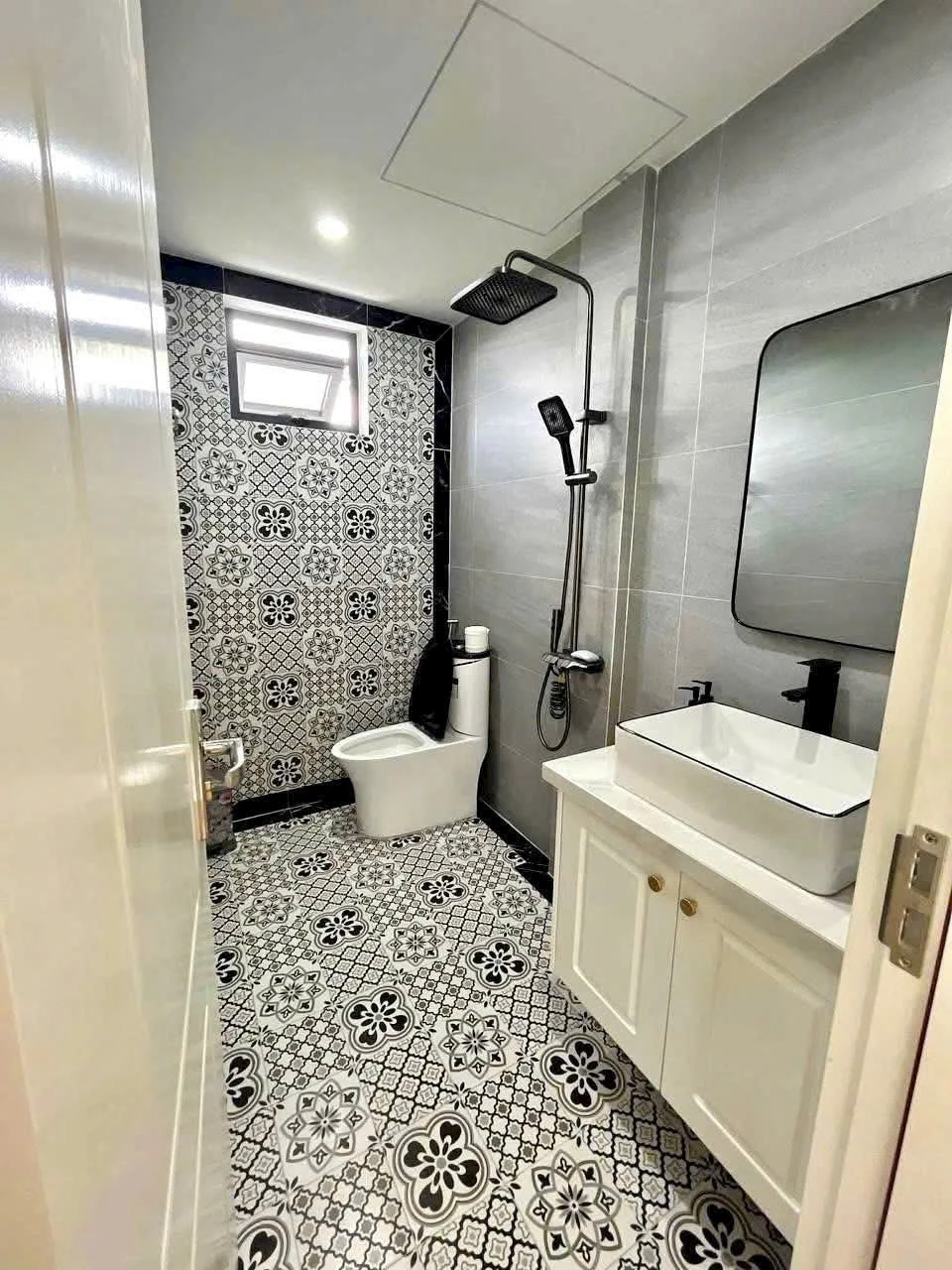 Villa 3 tầng, Tân Cổ Điển kiệt 82 Quảng Tế, Thủy Xuân cực đẹp