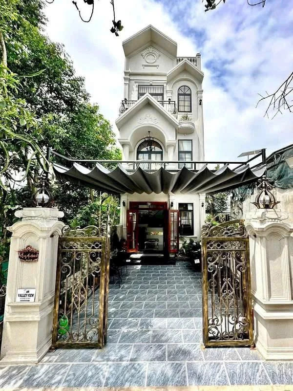 Villa 3 tầng, Tân Cổ Điển kiệt 82 Quảng Tế, Thủy Xuân cực đẹp