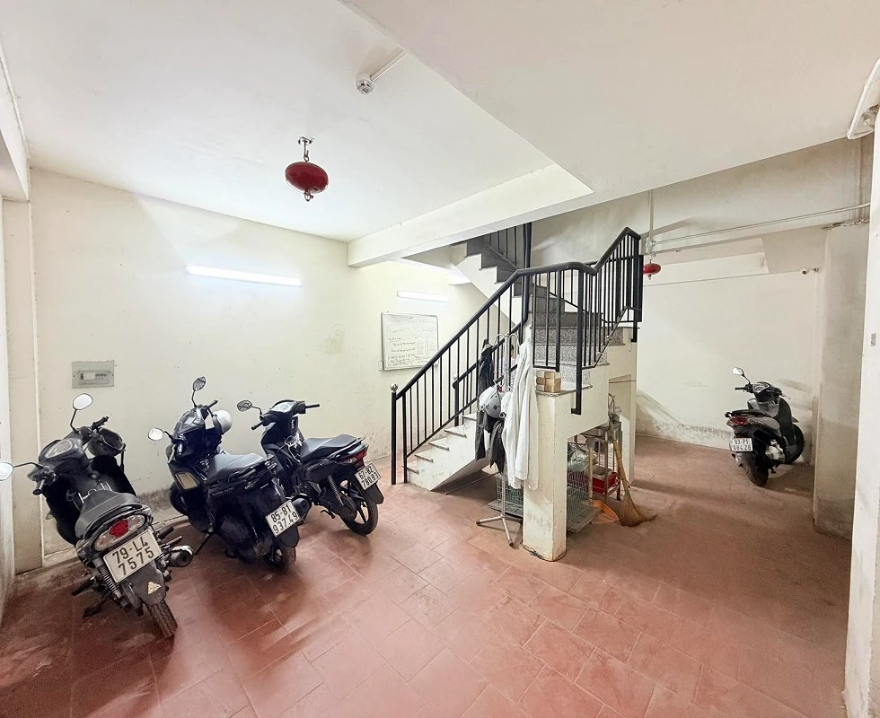 Bán CHDV HXH Thăng Long, P. Tân Sơn Nhất, TPHCM, 42m2, 6 tầng, ngang 5.3m. Thu gần 40tr/ tháng