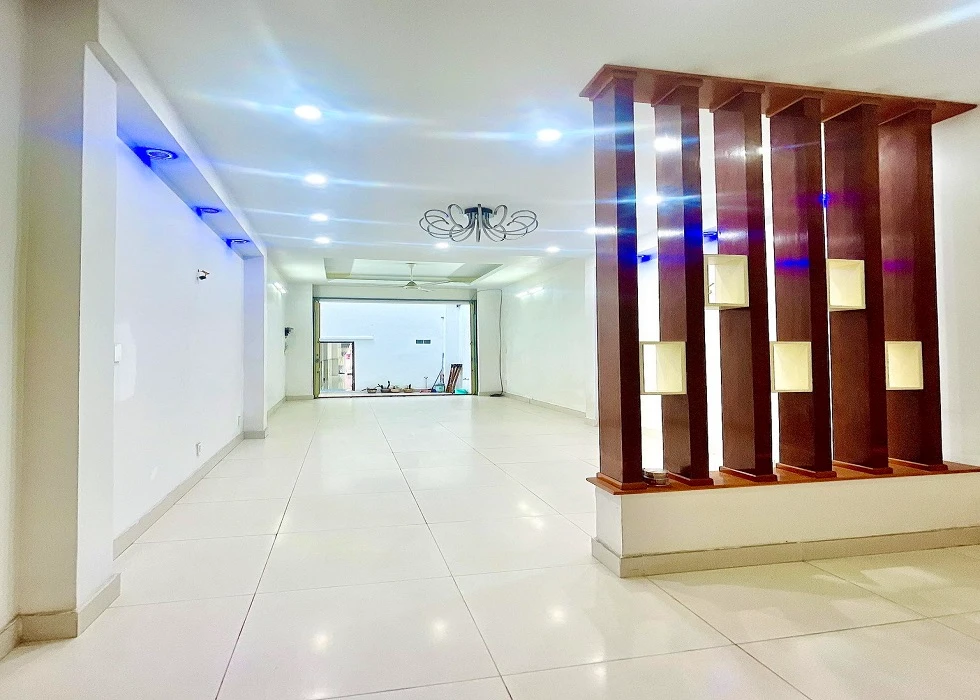 Bán nhà mặt tiền giá rẻ hon HXH Nguyễn Văn Đậu, P11, Bình Thạnh cũ, 117m2, 4 tầng, nở hậu