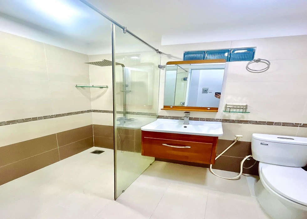 Bán nhà mặt tiền giá rẻ hon HXH Nguyễn Văn Đậu, P11, Bình Thạnh cũ, 117m2, 4 tầng, nở hậu
