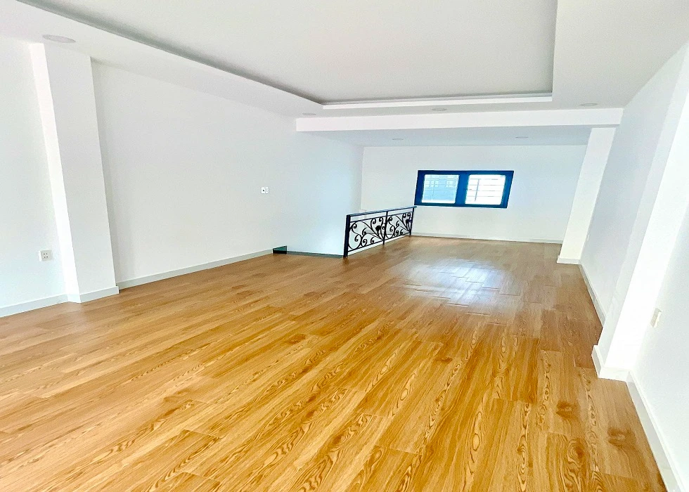 Bán nhà mặt tiền giá rẻ hon HXH Nguyễn Văn Đậu, P11, Bình Thạnh cũ, 117m2, 4 tầng, nở hậu