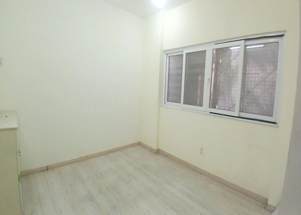 Bán nhà HXH hạ chào 1,7 tỷ, Cộng Hòa, Phường Tân Sơn Nhất, TP HCM, 73m2, 3 tầng, nở hậu.