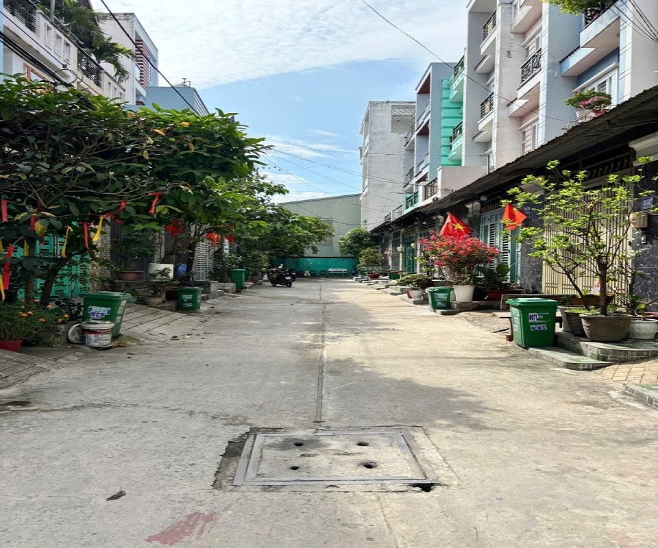 Bán nhà ngộp bank Chiến Lược, Bình Trị Đông A, Bình Tân cũ, 52m2, 5 tầng, đẹp keng