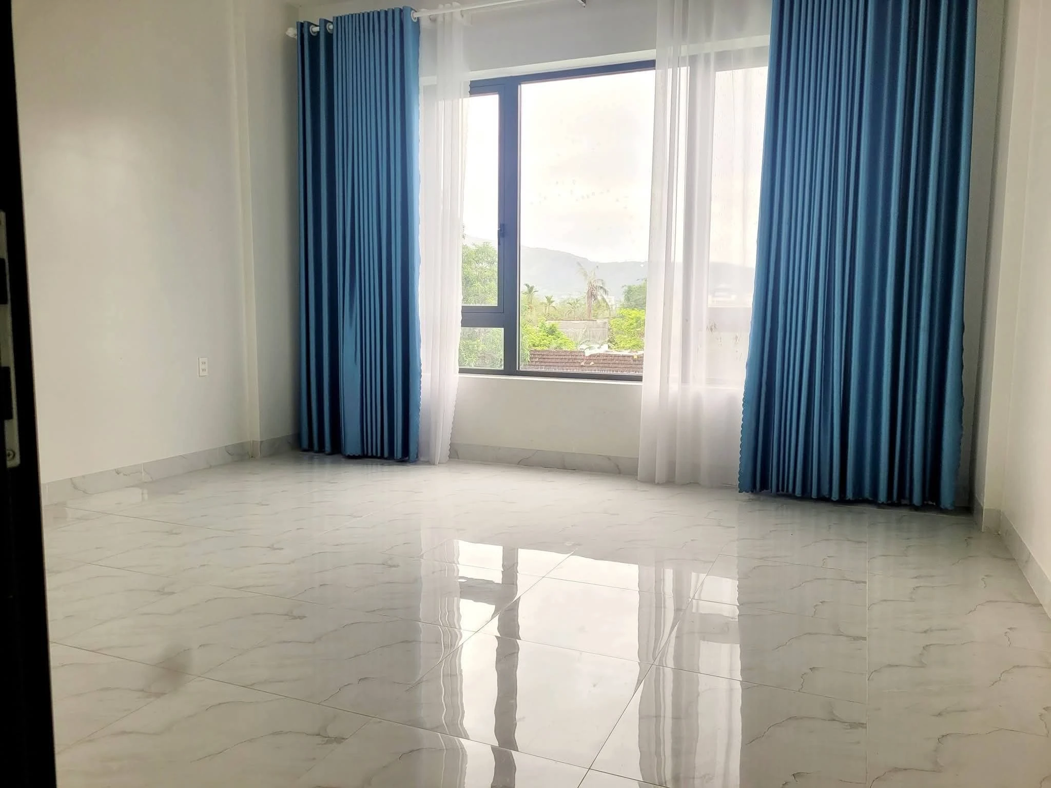 BÁN NHÀ 2 MÊ ĐẸP ĐỐI DIỆN CÔNG VIÊN – KV6 P. NHƠN BÌNH (QUY NHƠN ĐÔNG)