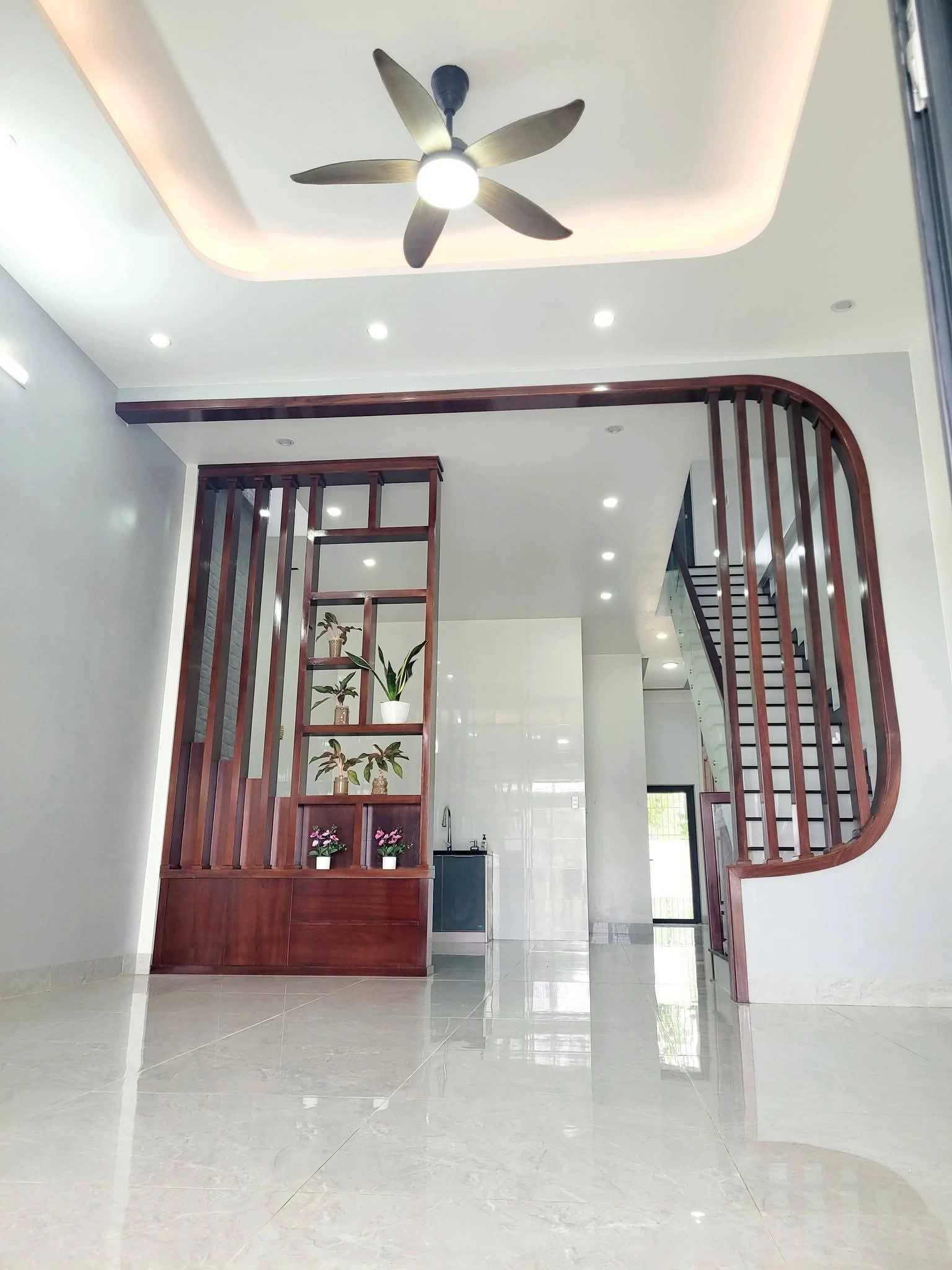 BÁN NHÀ 2 MÊ ĐẸP ĐỐI DIỆN CÔNG VIÊN – KV6 P. NHƠN BÌNH (QUY NHƠN ĐÔNG)