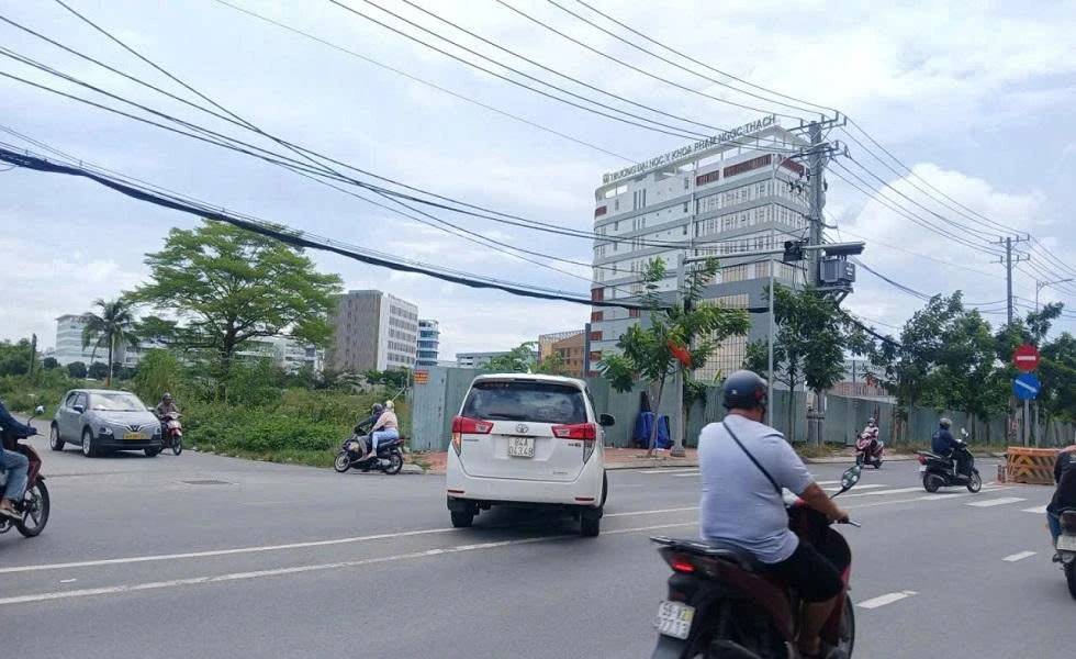 Bán đất thổ cư mặt tiền kinh doanh Nguyễn Cửu Phú, Xã Tân Nhựt, TP HCM, 4421m2, ngang 22m, nở hậu 4