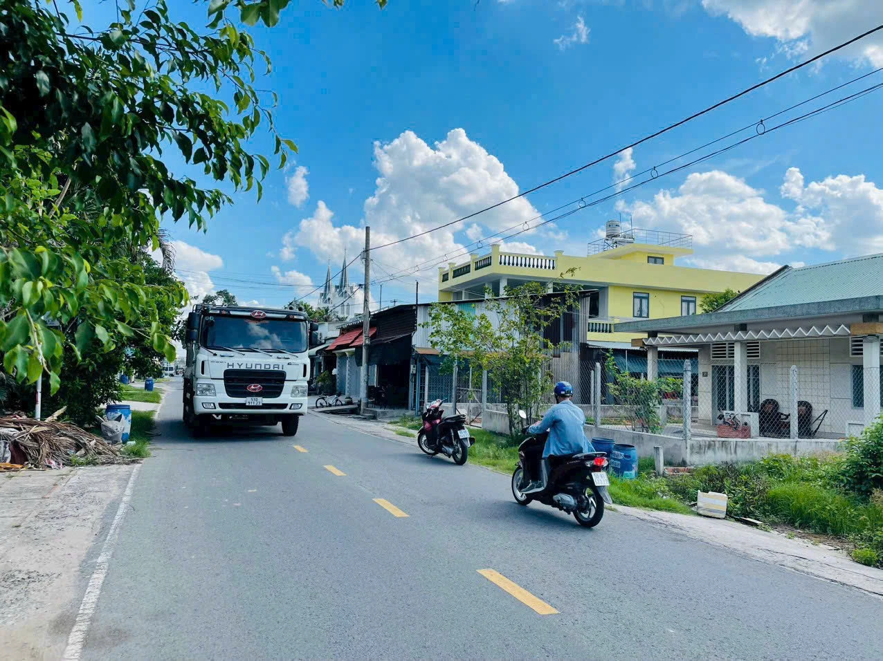 Lô đất 2 mặt tiền đường Trần Tử Bình,Xã Củ Chi đang cần bán gấp trong tuần 6 x 30 (180m2) Giá 650tr