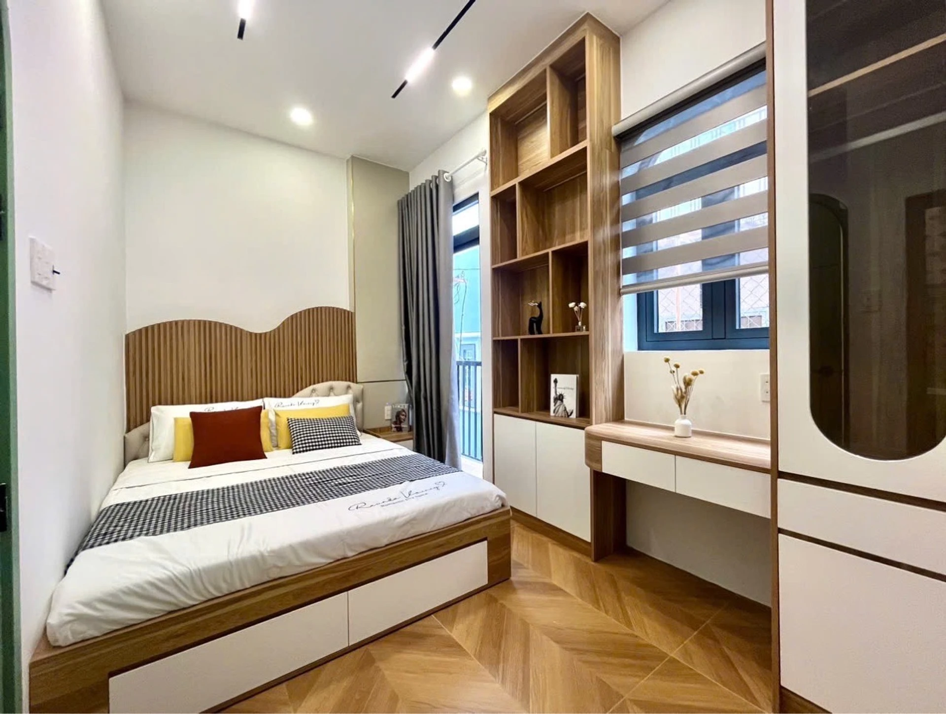 💰 CHỈ 5.x TỶ TL SÂU – NHÀ MỚI 4 TẦNG FULL NỘI THẤT – VÀI BƯỚC RA HẺM Ô TÔ – PHÚ NHUẬN