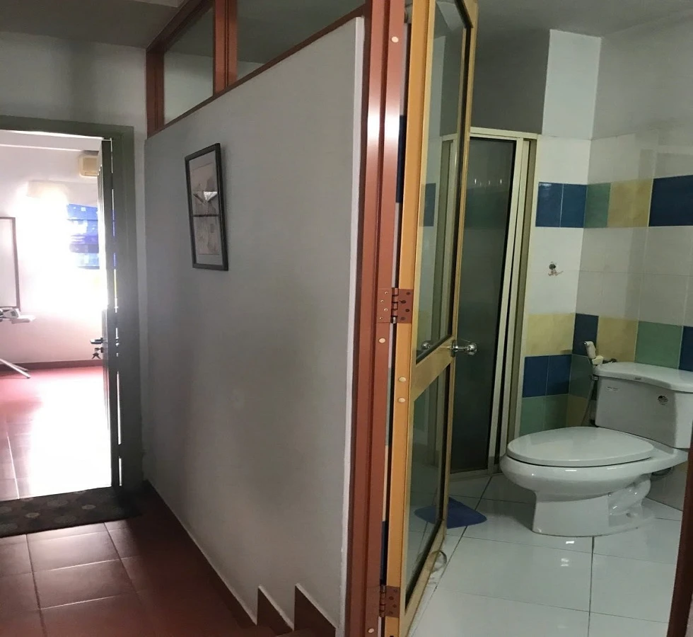 Bán nhà hạ chào 2 tỷ, 2 mặt HXH Bùi Đình Tuý, P. Bình Thạnh, TPHCM, 110m2, 4 tầng. gía rẻ