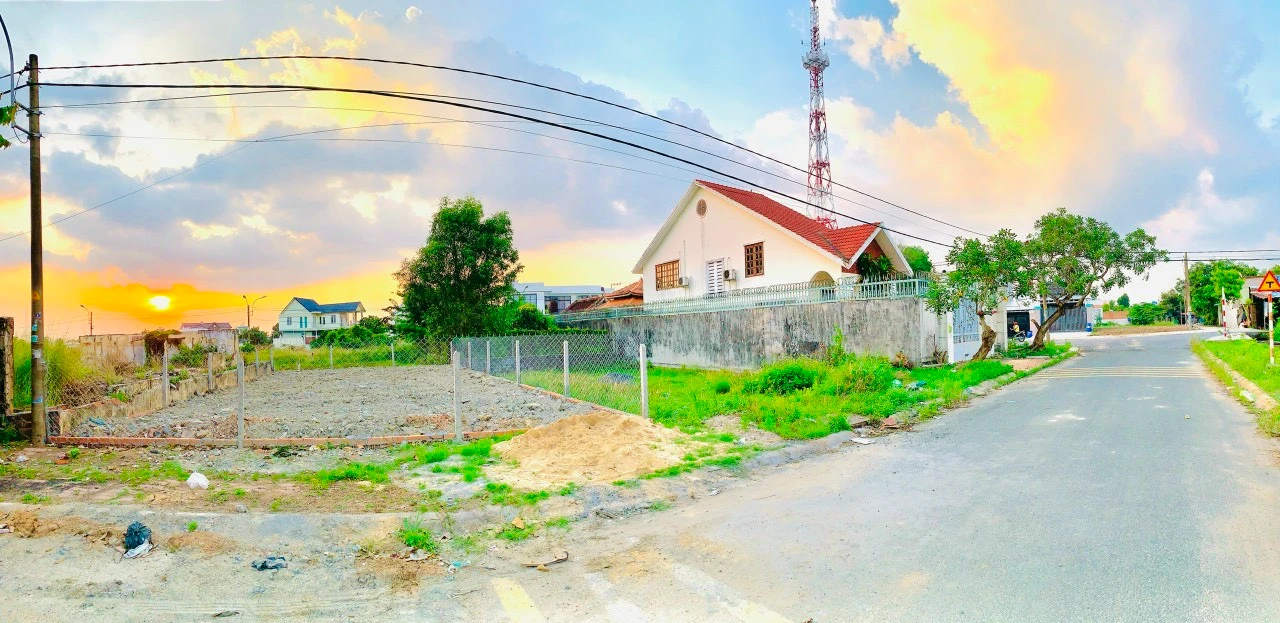 KẸT TIỀN BÁN GẤP LÔ ĐÁT TẠI TÂN PHÚ TRUNG CỦ CHI 300M2 GIÁ 620 TRIỆU , SHR