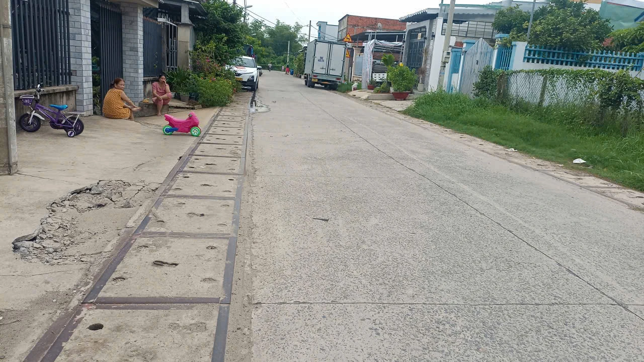 BÁN ĐẤT: XÃ TÂN PHÚ TRUNG  GIÁ 640 TRIỆU  2 LÔ LIỀN KỀ , DT : 5 x 31 = 155 m²