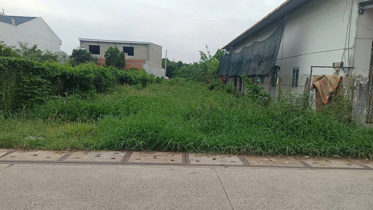 BÁN ĐẤT: XÃ TÂN PHÚ TRUNG  GIÁ 640 TRIỆU  2 LÔ LIỀN KỀ , DT : 5 x 31 = 155 m²