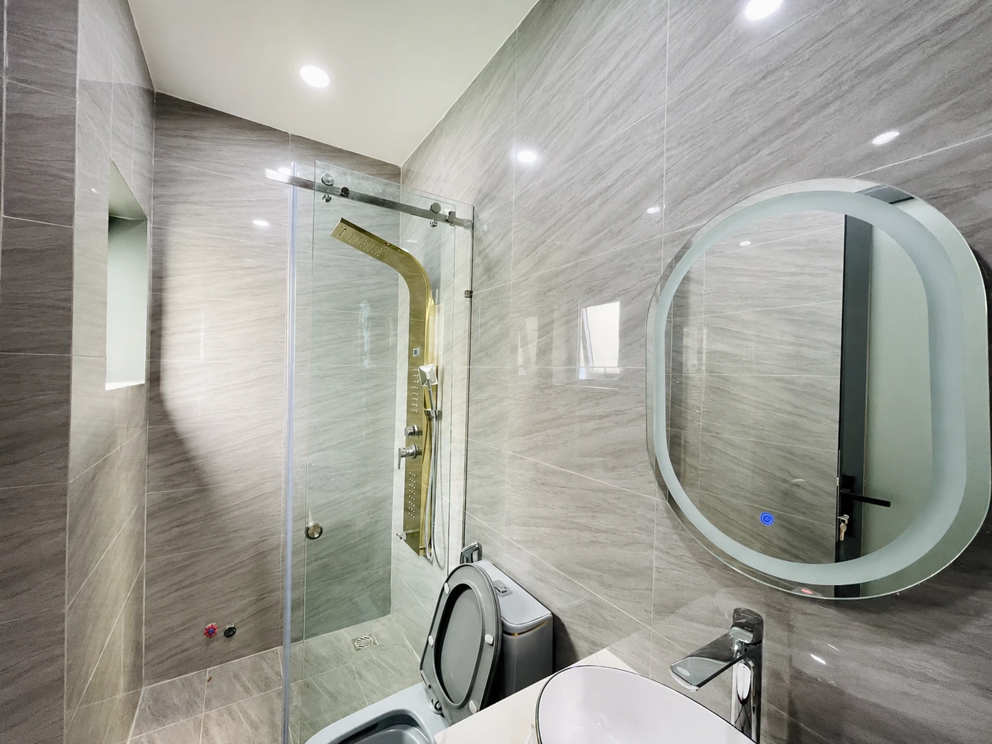 Bán nhà MTKD Cầu Xéo - Tân Phú - 5 Tầng Nở Hậu ( 7 x 19,5 ), Thang Máy Nội Thất xịn - Chỉ 17,5 Tỷ