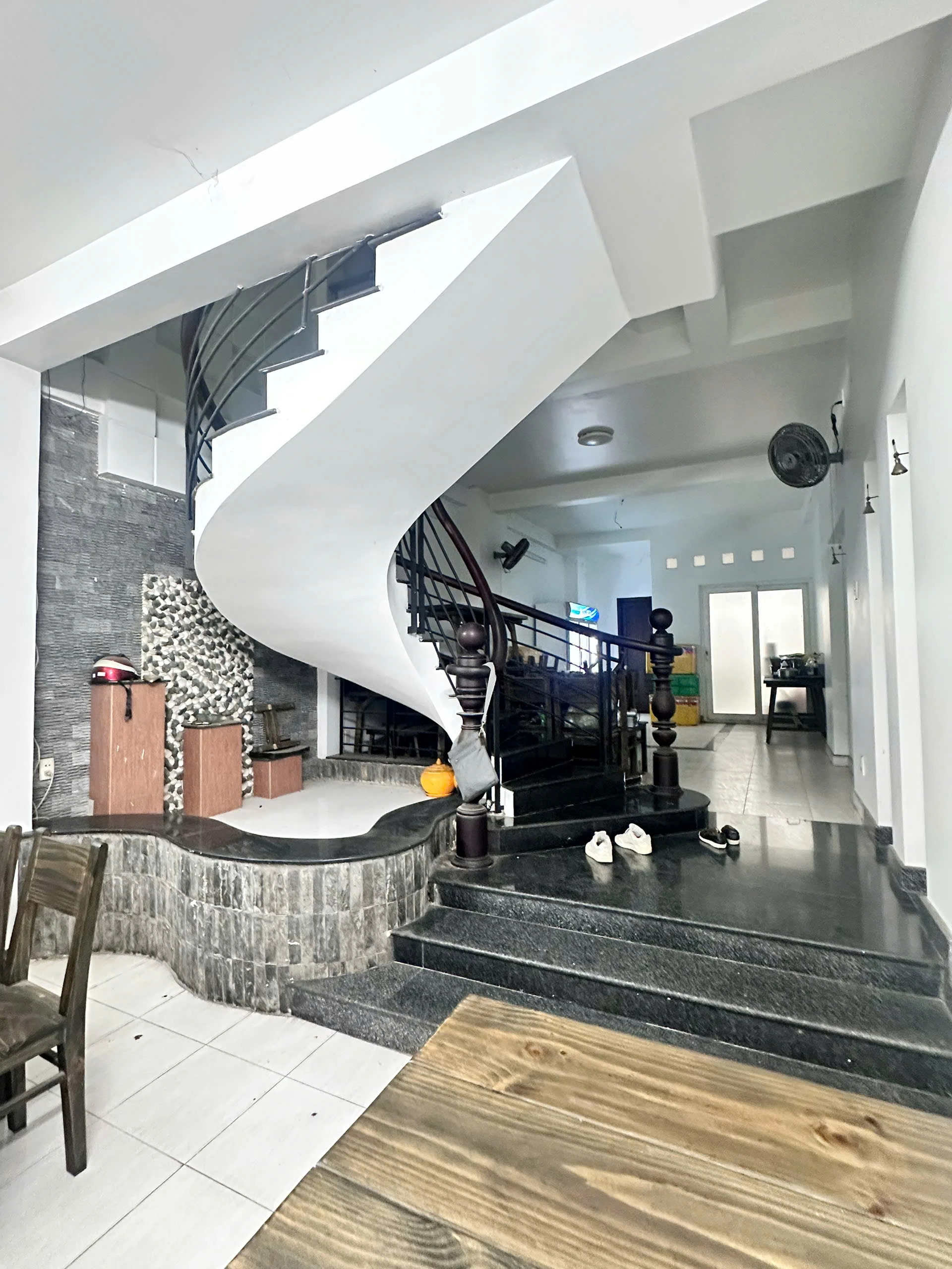 Bán nhà mặt tiền 63 Đặng Thuỳ Trâm, Phường Bình Lợi Trung, Tp Hồ Chí Minh giá 18 tỷ.