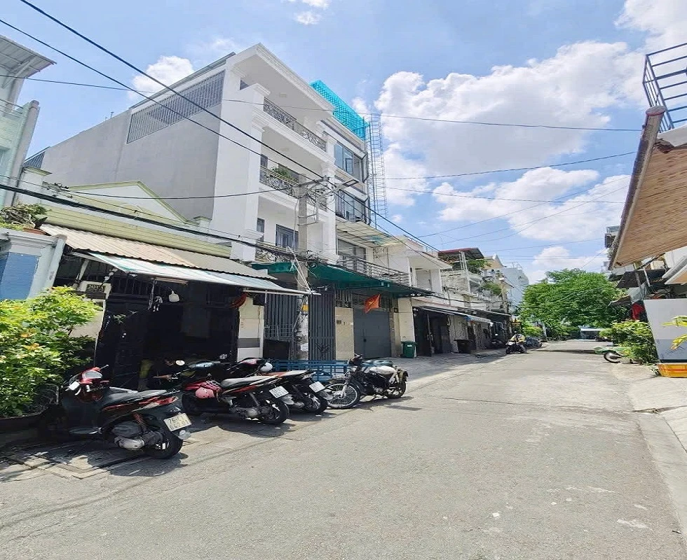 Bán nhà HXH 8m Thoại Ngọc Hầu, Phú Thạnh, TPHCM, 88m2, 3 tầng, giá rẻ