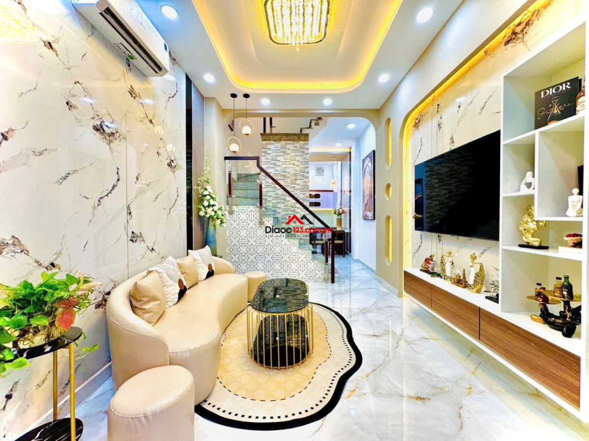 Nhà mới đường phan xích long sát bên bv hoàn mỹ, khu vực dân trí cao & an ninh