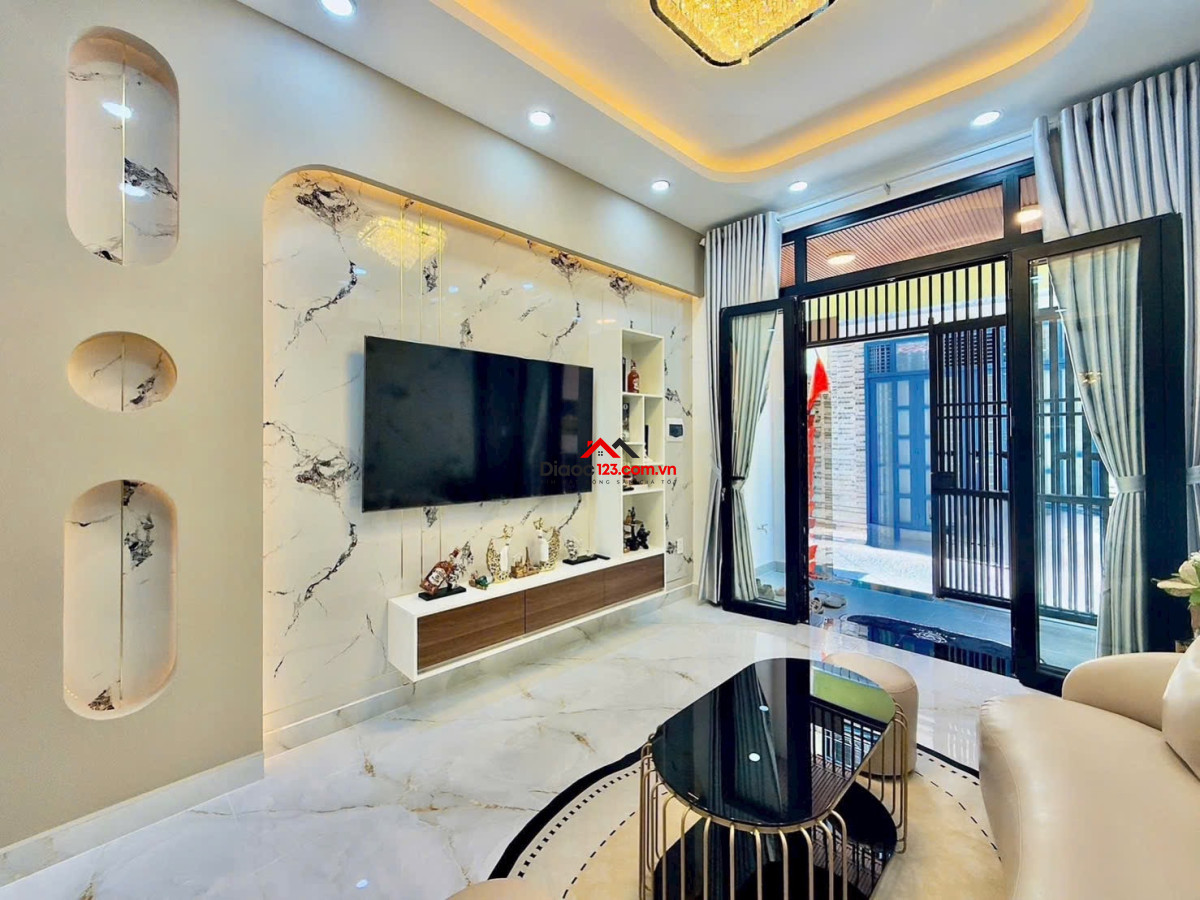 Nhà mới đường phan xích long sát bên bv hoàn mỹ, khu vực dân trí cao & an ninh