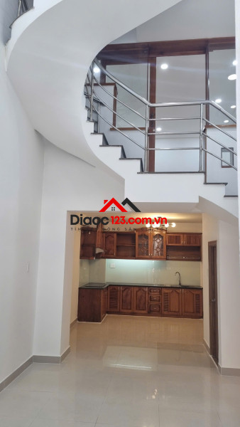 Bán nhà riêng Hẻm 62 Đường Trương Công Định, Phường 14, Quận Tân Bình, TP HCM