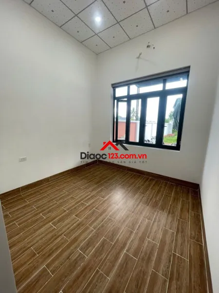 Bán gấp nhà mới xây 300m2 full thổ cư kcn phước đông