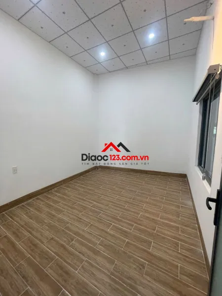Bán gấp nhà mới xây 300m2 full thổ cư kcn phước đông