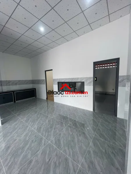 Bán gấp nhà mới xây 300m2 full thổ cư kcn phước đông
