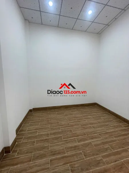 Bán gấp nhà mới xây 300m2 full thổ cư kcn phước đông