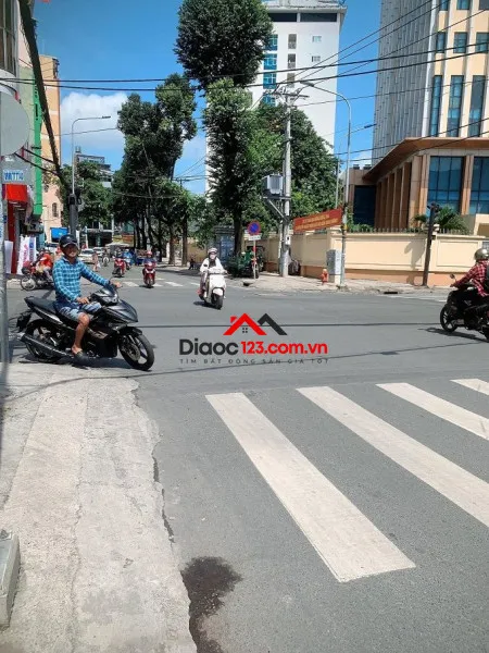 Bán nhà mặt tiền kinh doanh nguyễn thái bình, p4, tân bình, 72m2, 3 tầng. 6 phòng ngủ