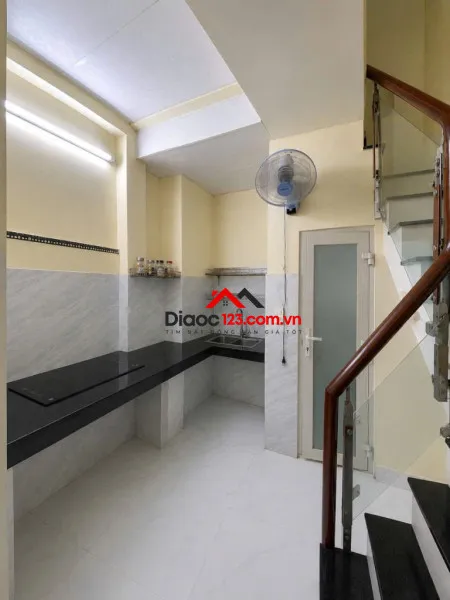 Bán nhà 2 mặt tiền 135/20a nguyễn hữu cảnh, 9,8 tỷ, 73m2 siêu hot